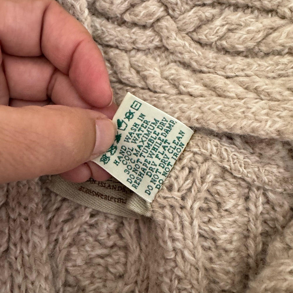 Aran Sweater Market Wool Hooded Cardigan Sweater- Size S - Picture 6 of 8